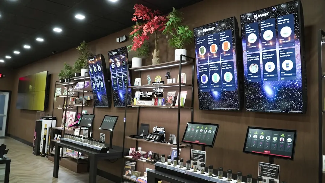 成都商贸服务数字化转型趋势与日用百货供应链优化实践封面图